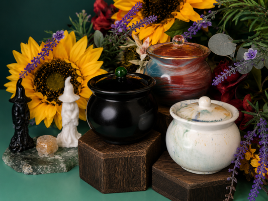 Classic Caudlron Curio Jar